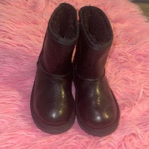 Girls black Uggs